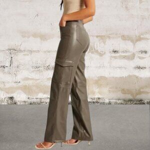 Abercrombie & Fitch 90s Relaxed High Rise Vegan Leather Cargo Pants Size 26/2